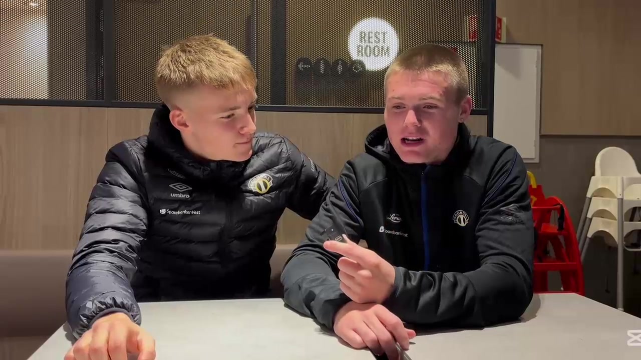 Erik Flataker og Joakim Nundal etter sigeren mot Kongsvinger